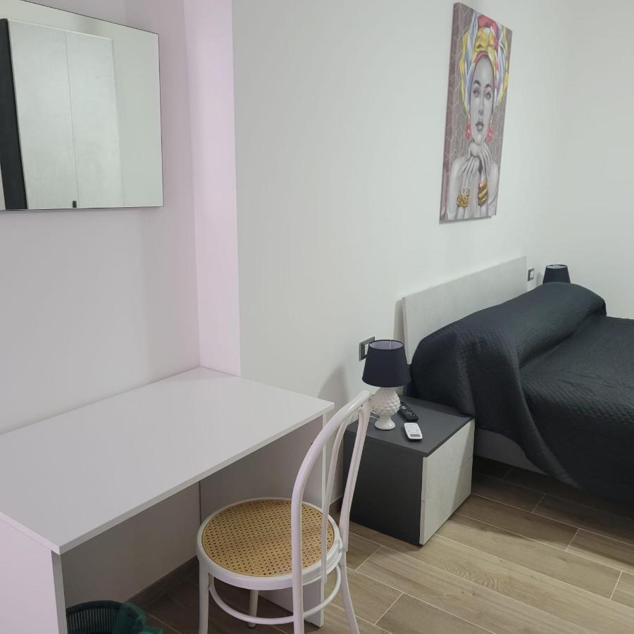 B&B Dei Sogni In Centro, Con Facilita Di Parcheggio 科森扎 外观 照片